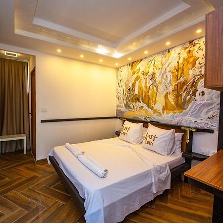 Hotel Legjenda Shkodër Екстериор снимка