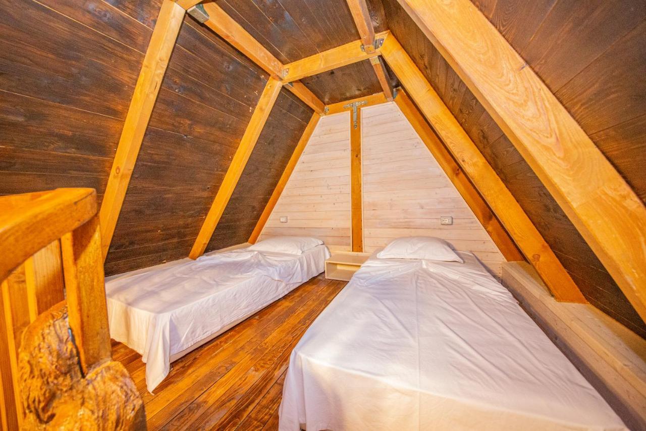 Hotel Legjenda Shkodër Екстериор снимка