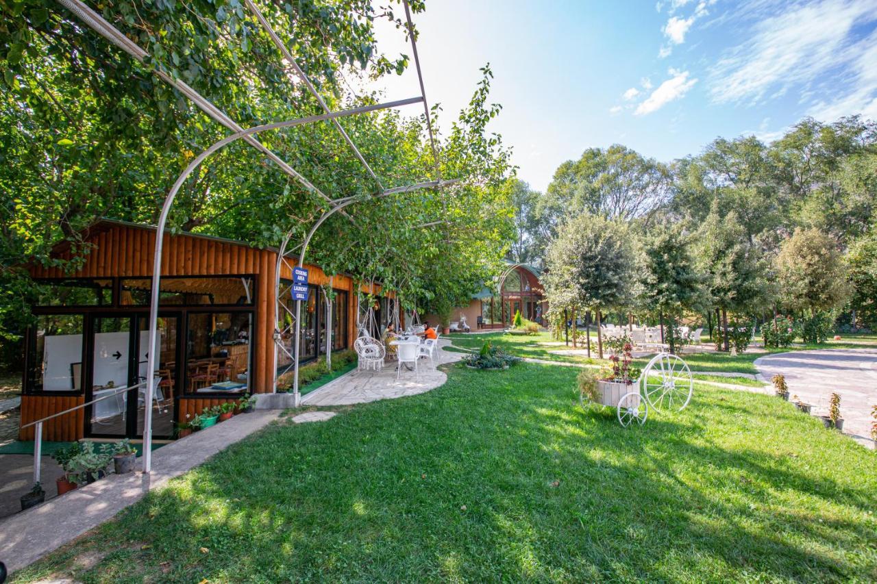 Hotel Legjenda Shkodër Екстериор снимка