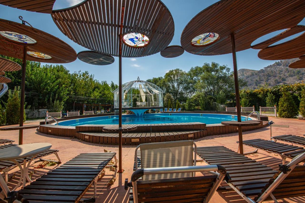 Hotel Legjenda Shkodër Екстериор снимка