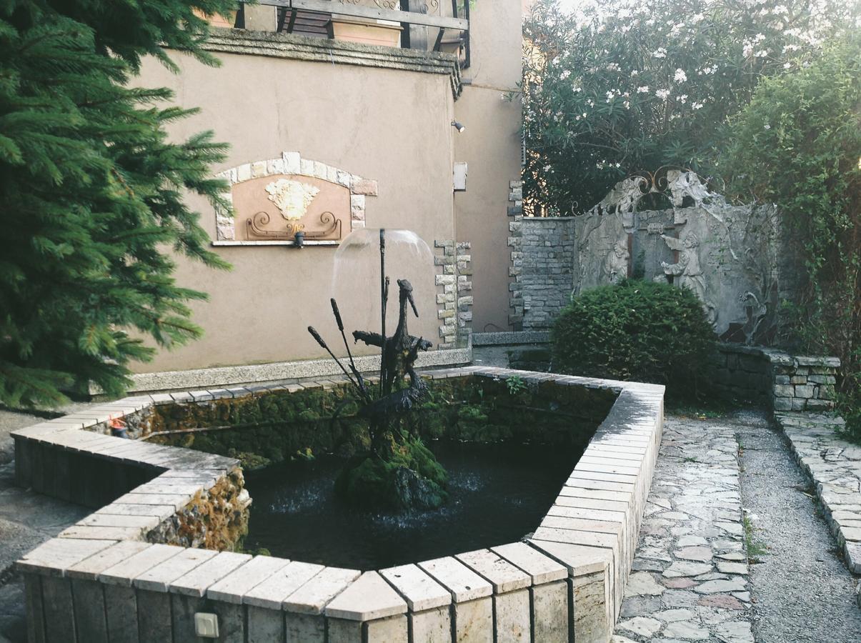 Hotel Legjenda Shkodër Екстериор снимка